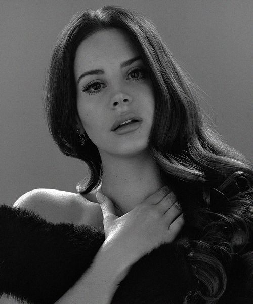کاور آهنگ Cinnamon Girl از Lana Del Rey